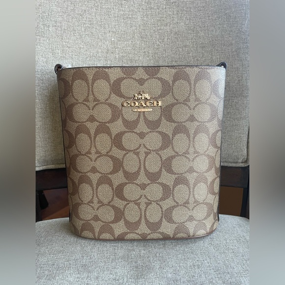 NWT！COACH SOPHIE BUCKET BAG IN SIGNATURE CANVAS (COACH CR154) gift receipt